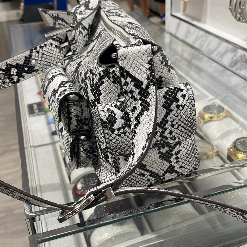 MICHAEL KORS Dakota Medium Snake Embossed Leather Pocket Shoulder Bag
ALUMINUM - Picture 7 of 16